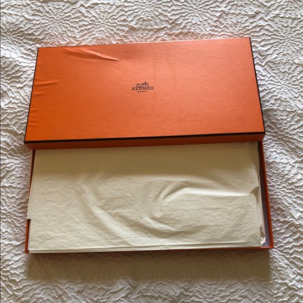 Cashmere/silk Heremés scarf/ New in box with tags